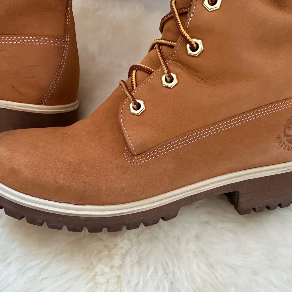 Timberland Tan Lace Up Boots with Durable Rubber Soles - Picture 4 of 13